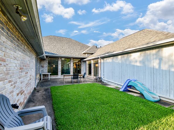 7703 Ludington Drive, Houston TX 77071