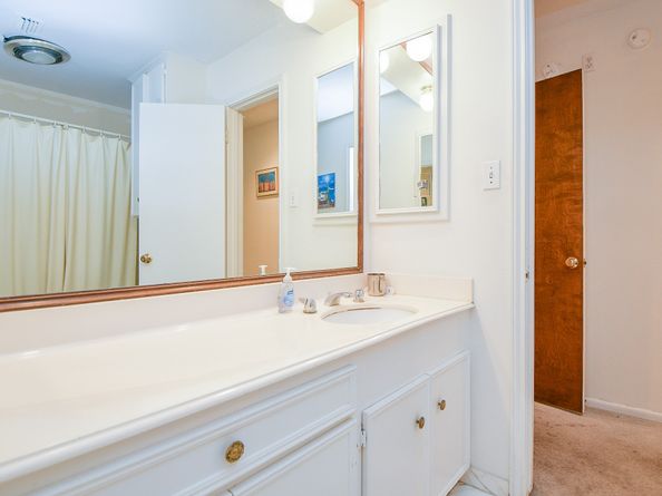7703 Ludington Drive, Houston TX 77071