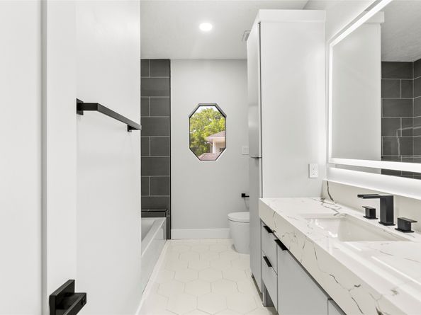 7827 Alamar Drive, Houston TX 77095