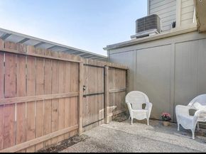2503 Bering Drive 3, Houston TX 77057