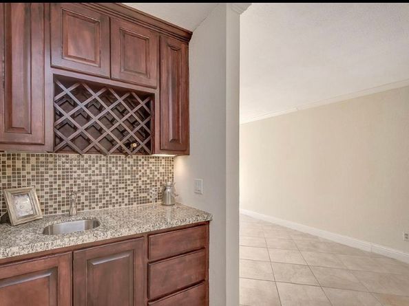 2503 Bering Drive 3, Houston TX 77057