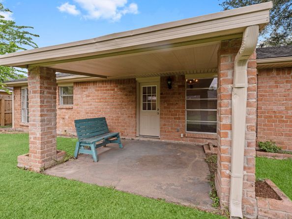 9735 Kemp Forest Drive, Houston TX 77080