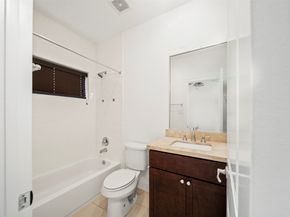 22 Hermann Park Court, Houston TX 77021