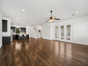 22 Hermann Park Court, Houston TX 77021