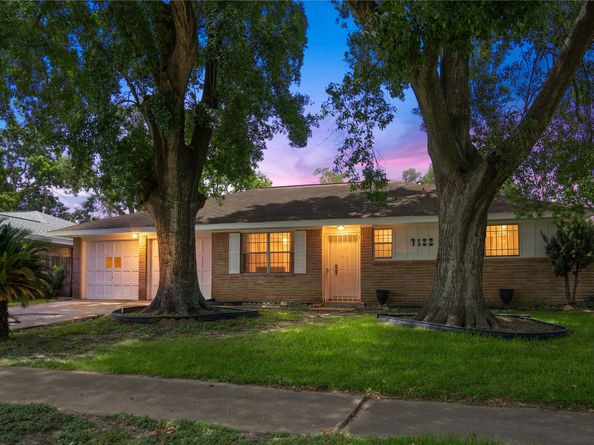 7122 Tanager Street, Houston TX 77074