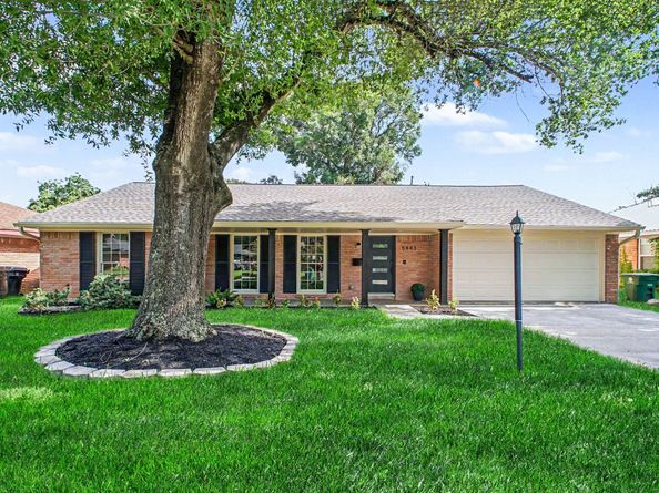 5443 Redstart Street, Houston TX 77096