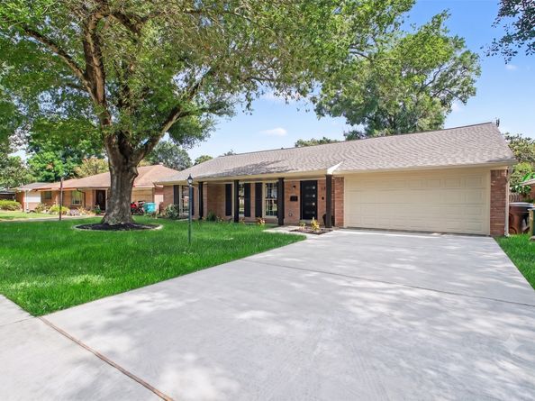 5443 Redstart Street, Houston TX 77096