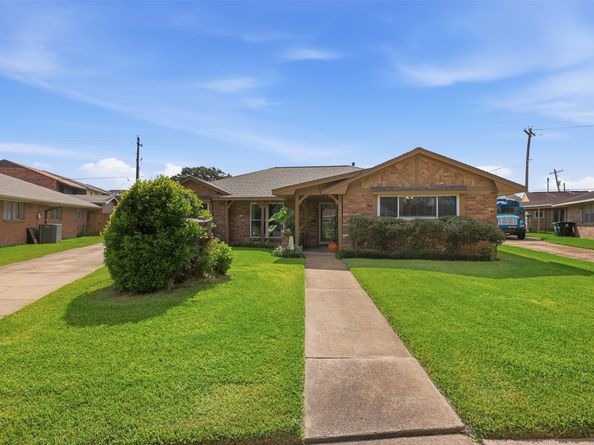 8535 Dover Street, Houston TX 77061