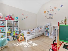 427 E Orange Grove Ave 301, Burbank CA 91501