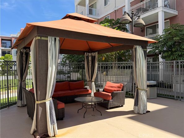 3740 Santa Rosalia Road Unit 425, Los Angeles CA 90008
