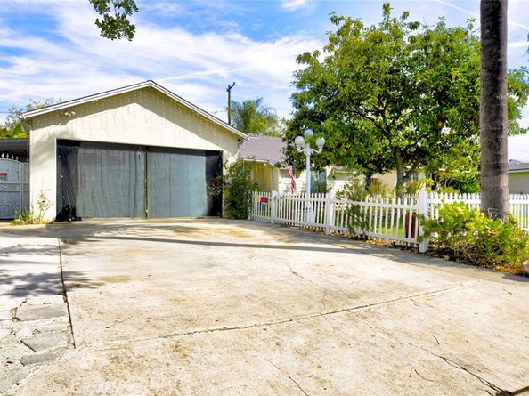 1029 E Galatea, Azusa CA 91702