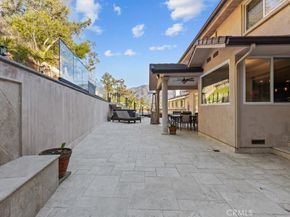 3435 Oakmont View Drive, Glendale CA 91208