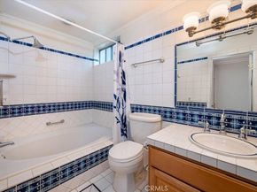330 S Mentor Avenue 202, Pasadena CA 91106