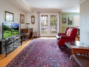 330 S Mentor Avenue 202, Pasadena CA 91106