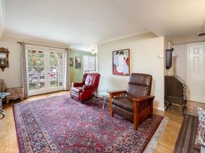 330 S Mentor Avenue 202, Pasadena CA 91106