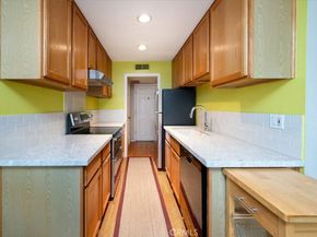 330 S Mentor Avenue 202, Pasadena CA 91106