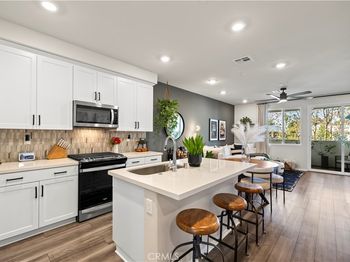 1752 Cayton Loop
