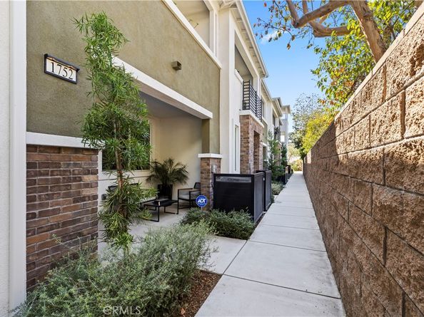 1752 Cayton Loop, West Covina CA 91790