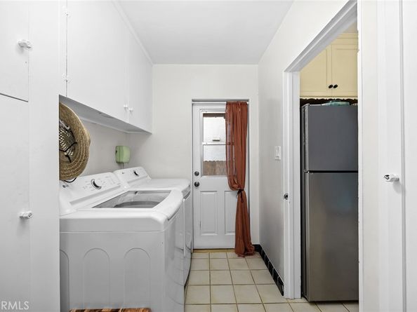 1268 N Holliston, Pasadena CA 91104