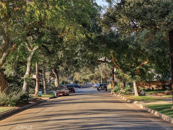 1268 N Holliston, Pasadena CA 91104