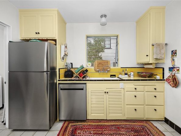 1268 N Holliston, Pasadena CA 91104