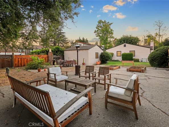 1268 N Holliston, Pasadena CA 91104