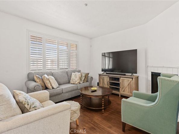 130 S Barranca St, 302, West Covina CA 91791