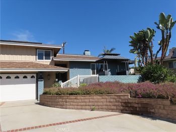 1571 E Palm