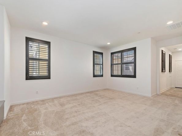 6956 Mallow Drive, Fontana CA 92336
