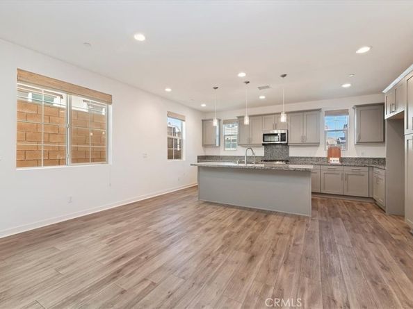 6956 Mallow Drive, Fontana CA 92336