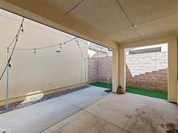 6956 Mallow Drive, Fontana CA 92336