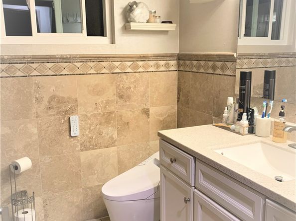 2512 W Halfmoon, Anaheim CA 92804