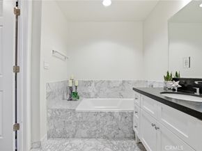 6038 Carlton Way 101, Los Angeles CA 90028