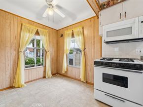423 Raymond Avenue, Glendale CA 91201