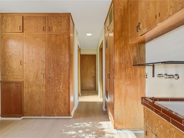 438 Crestview, Monrovia CA 91016