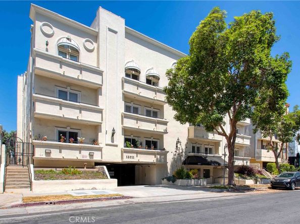 12011 Goshen 203, Los Angeles CA 90049