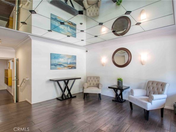 12011 Goshen 203, Los Angeles CA 90049