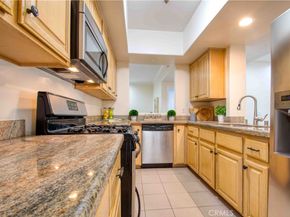 12011 Goshen 203, Los Angeles CA 90049