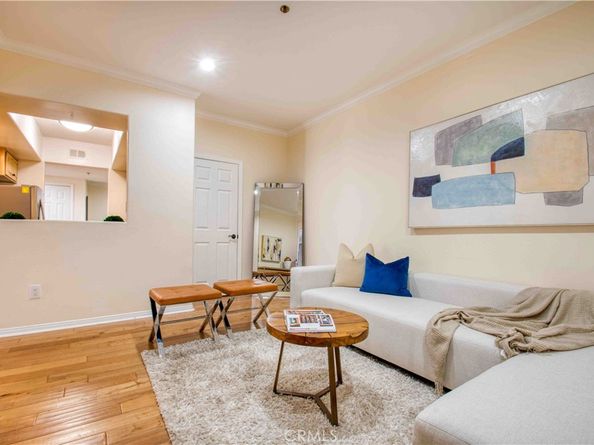 12011 Goshen 203, Los Angeles CA 90049