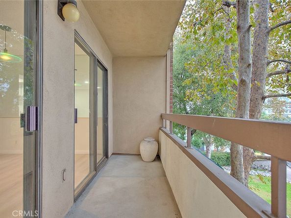 460 Oak Street 201, Glendale CA 91204