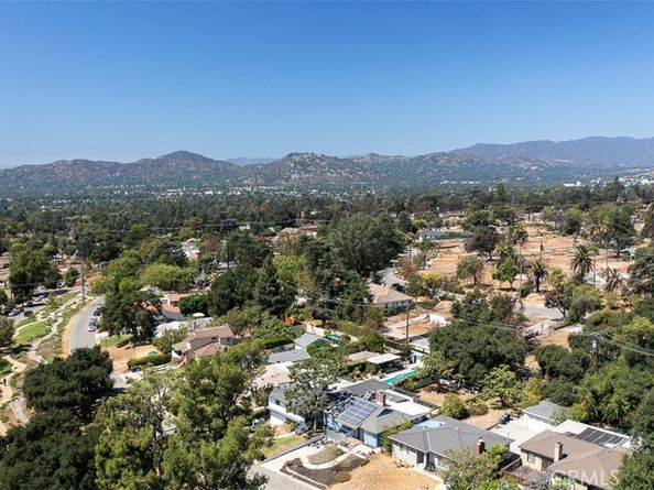 1193 Mount Lowe Drive, Altadena CA 91001