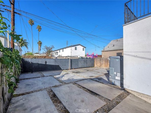 755 E 84th, Los Angeles CA 90001