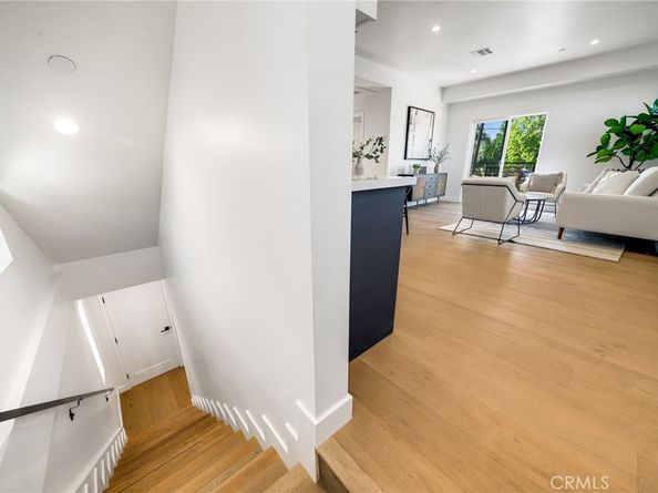 6082 W 18th Street, Los Angeles CA 90035