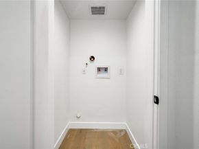 6082 W 18th Street, Los Angeles CA 90035