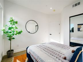 6082 W 18th Street, Los Angeles CA 90035