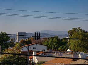 6082 W 18th Street, Los Angeles CA 90035