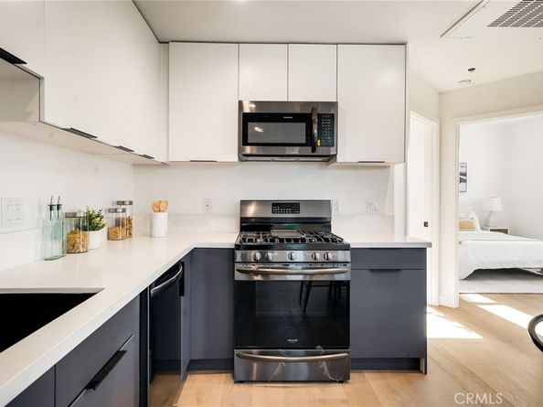 6082 W 18th Street, Los Angeles CA 90035