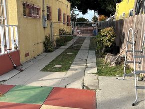 1014 E 84th st, Los Angeles CA 90001