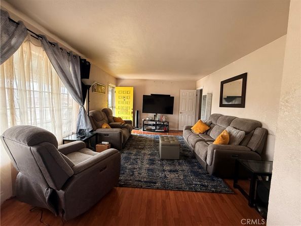1519 W 111th St, Los Angeles CA 90047
