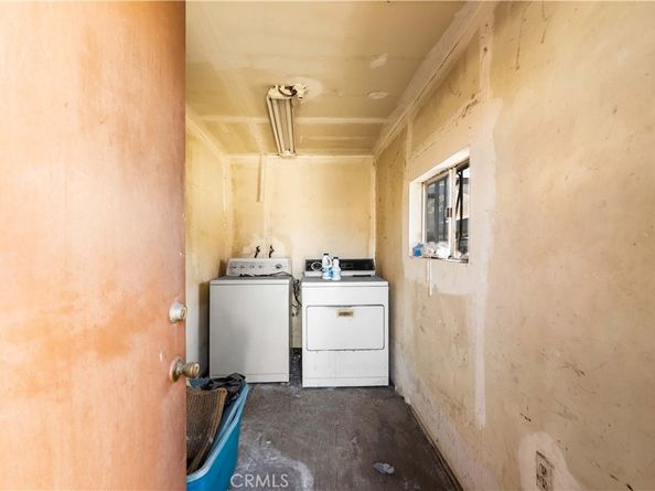 939 E 88th Place, Los Angeles CA 90002